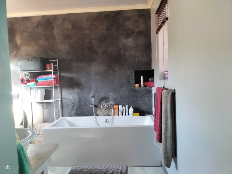 5 Bedroom Property for Sale in Fraaiuitsig Western Cape